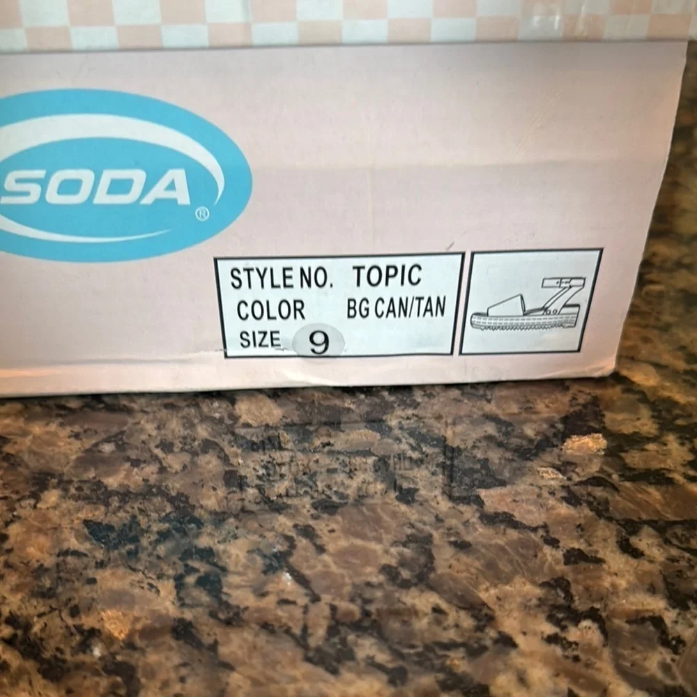 Soda Tan and Cream Espadrille Shoes with Platform Sole EUC 9